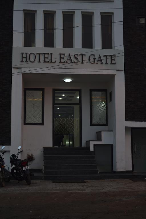 Hôtel Dazzling East Gate à Agra  Extérieur photo